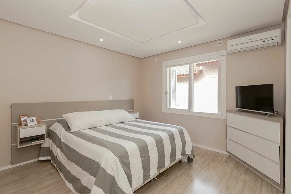 Foto 7 de Casa com 3 quartos à venda, 110m2 em Ipanema, Porto Alegre - RS