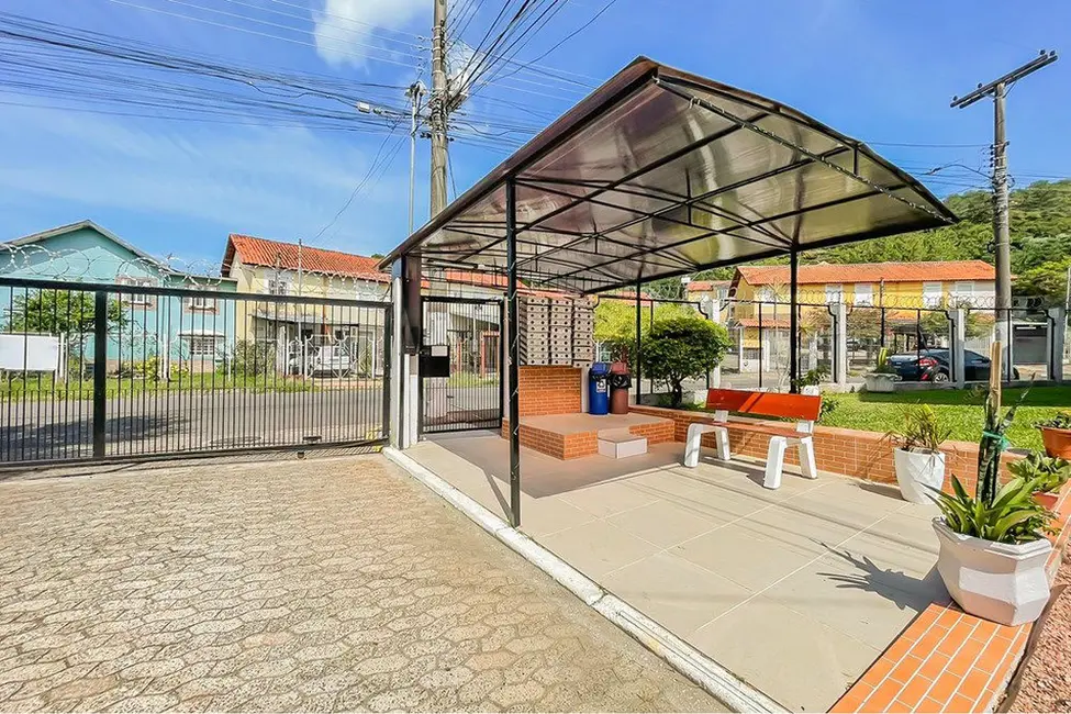 Foto 3 de Casa de Condomínio com 2 quartos à venda, 85m2 em Hípica, Porto Alegre - RS