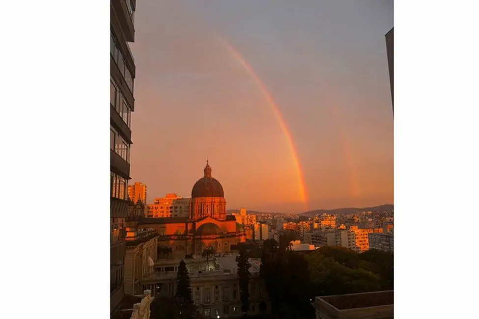 Foto 2 de Apartamento com 1 quarto à venda, 50m2 em Centro Histórico, Porto Alegre - RS