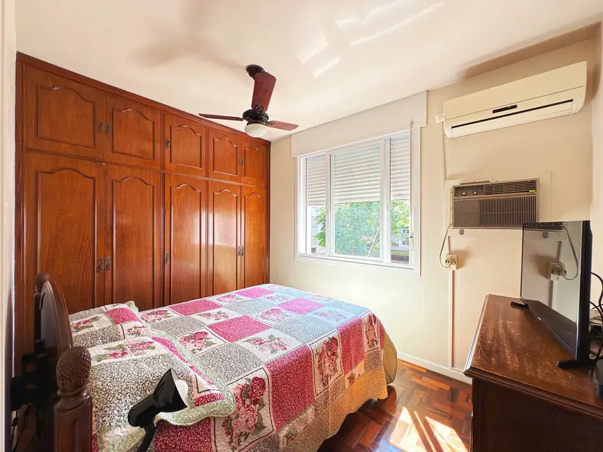 Foto 2 de Apartamento com 3 quartos à venda, 66m2 em Teresópolis, Porto Alegre - RS