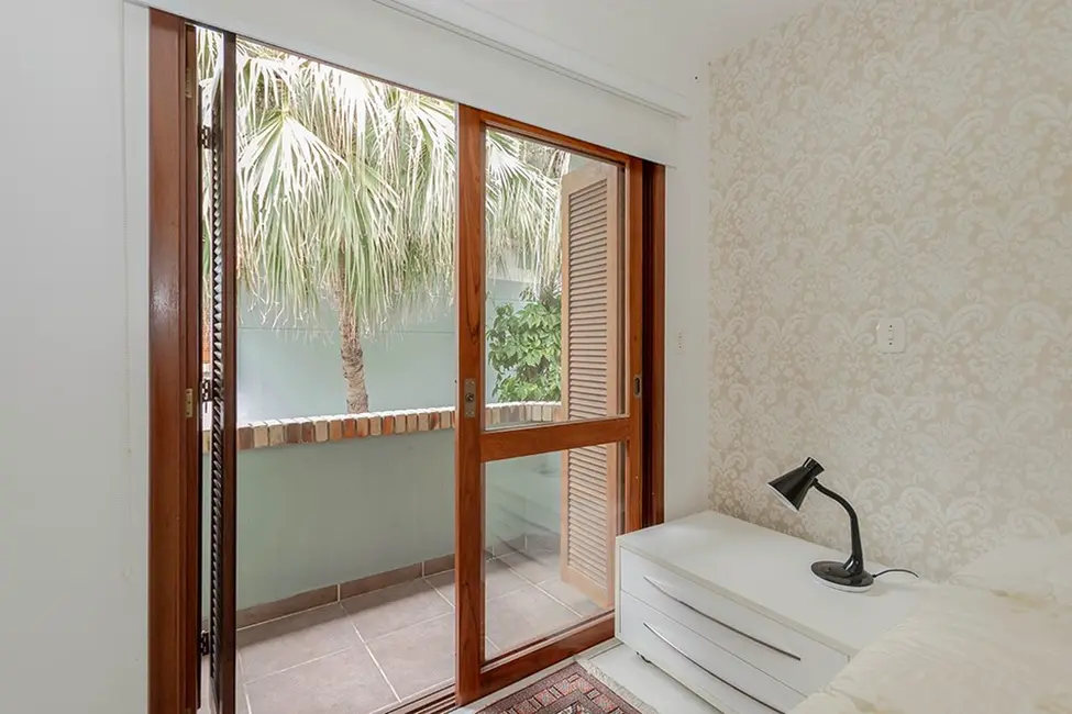 Foto 9 de Casa de Condomínio com 3 quartos à venda, 202m2 em Ipanema, Porto Alegre - RS