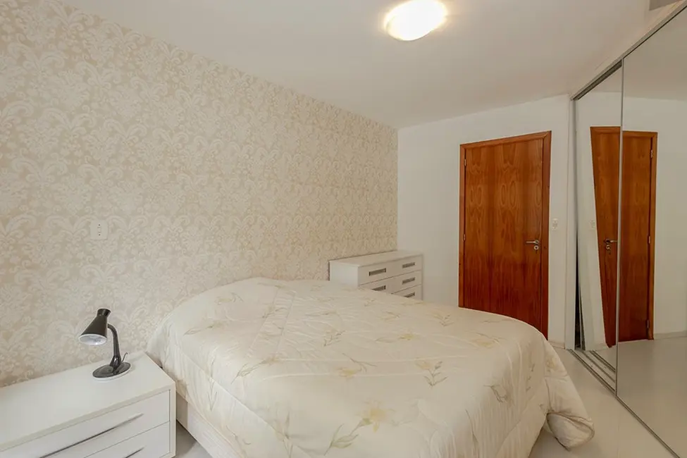 Foto 3 de Casa de Condomínio com 3 quartos à venda, 202m2 em Ipanema, Porto Alegre - RS