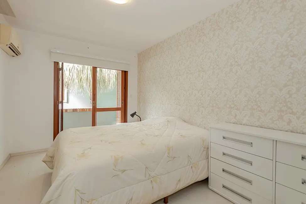 Foto 4 de Casa de Condomínio com 3 quartos à venda, 202m2 em Ipanema, Porto Alegre - RS