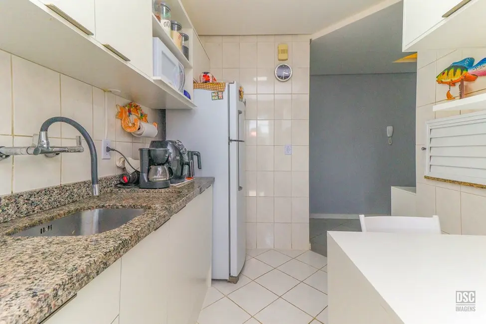 Apartamento com 2 quartos à venda, 73m2 em Passo da Areia, Porto Alegre - RS - imagem 2 Foto 2 de Apartamento com 2 quartos à venda, 73m2 em Passo da Areia, Porto Alegre - RS
