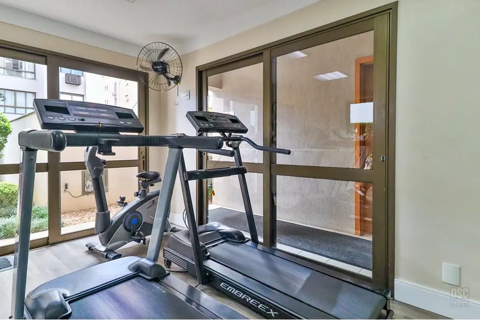 Foto 3 de Apartamento com 2 quartos à venda, 66m2 em Passo da Areia, Porto Alegre - RS