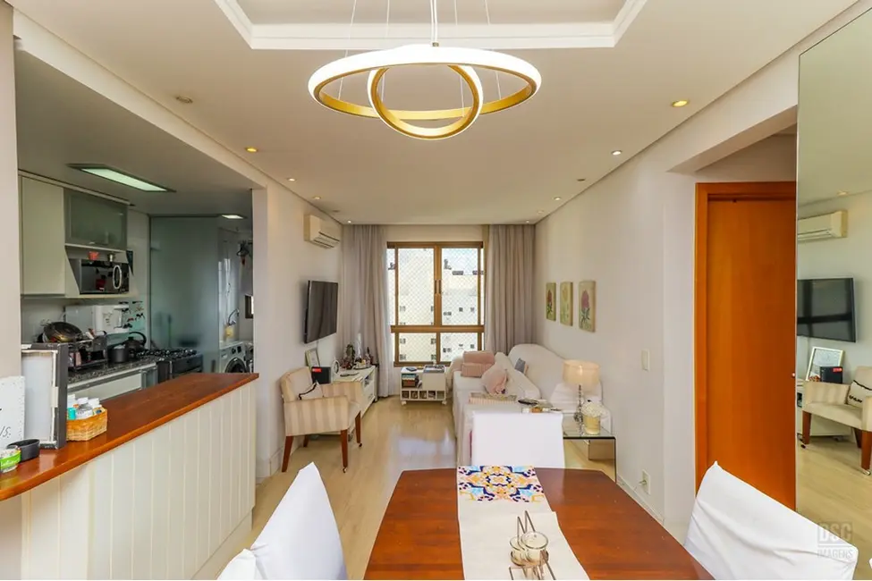 Foto 1 de Apartamento com 2 quartos à venda, 66m2 em Passo da Areia, Porto Alegre - RS