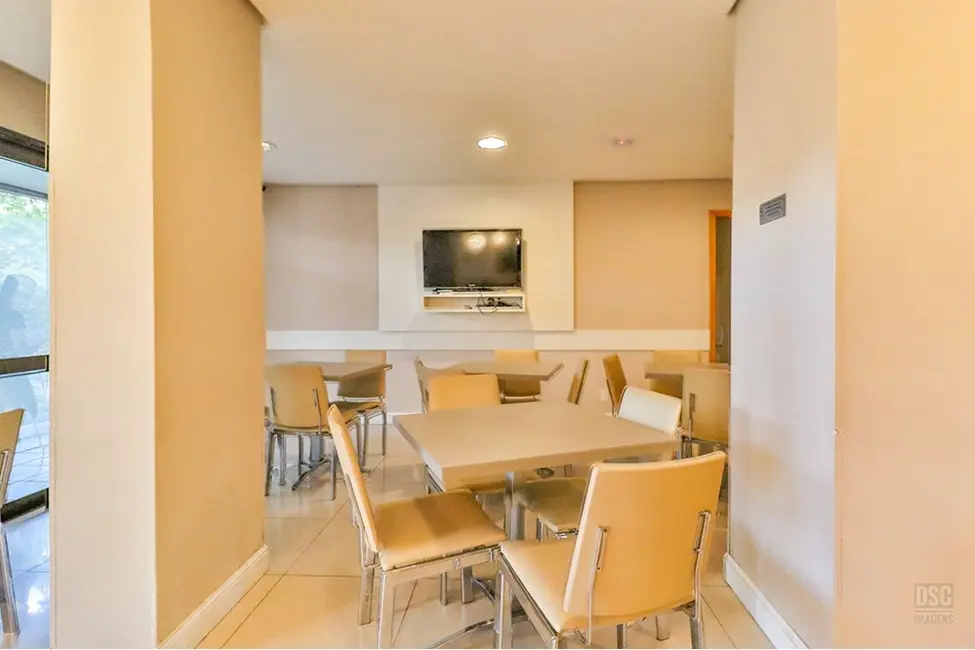 Foto 5 de Apartamento com 2 quartos à venda, 66m2 em Passo da Areia, Porto Alegre - RS