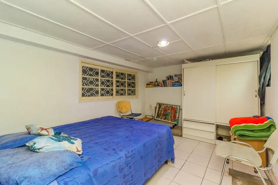Foto 7 de Casa com 2 quartos à venda, 200m2 em Santo Antônio, Porto Alegre - RS