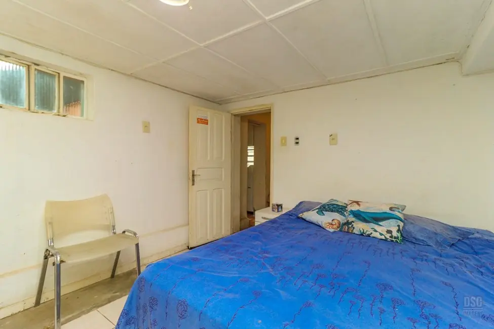 Foto 6 de Casa com 2 quartos à venda, 200m2 em Santo Antônio, Porto Alegre - RS