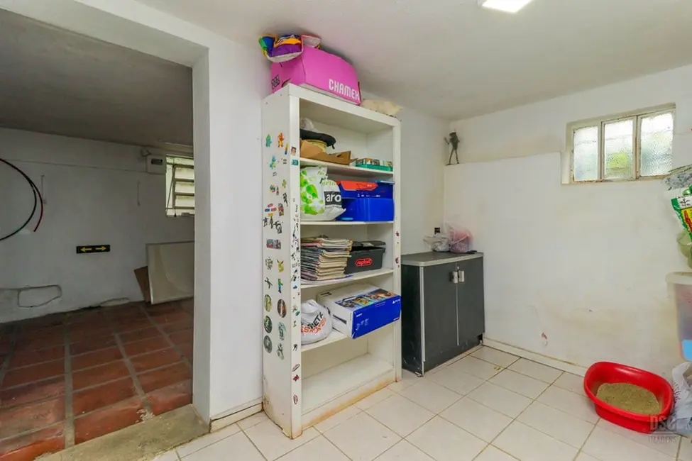 Foto 8 de Casa com 2 quartos à venda, 200m2 em Santo Antônio, Porto Alegre - RS