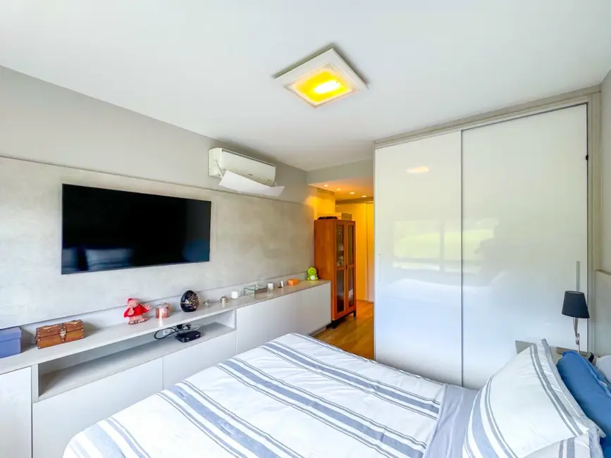 Foto 2 de Apartamento com 3 quartos à venda, 124m2 em Chácara das Pedras, Porto Alegre - RS