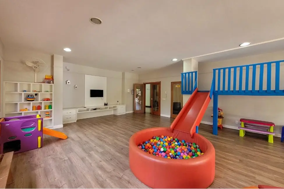 Apartamento com 3 quartos à venda, 120m2 em Menino Deus, Porto Alegre - RS - imagem 6 Foto 6 de Apartamento com 3 quartos à venda, 120m2 em Menino Deus, Porto Alegre - RS