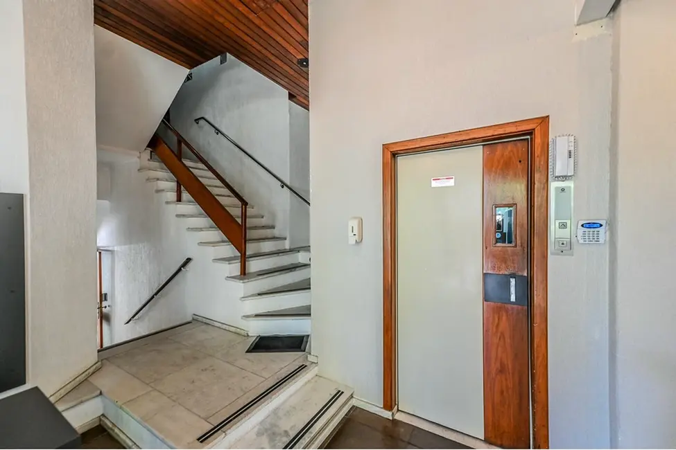 Apartamento com 2 quartos à venda, 77m2 em Rio Branco, Porto Alegre - RS - imagem 7 Foto 7 de Apartamento com 2 quartos à venda, 77m2 em Rio Branco, Porto Alegre - RS