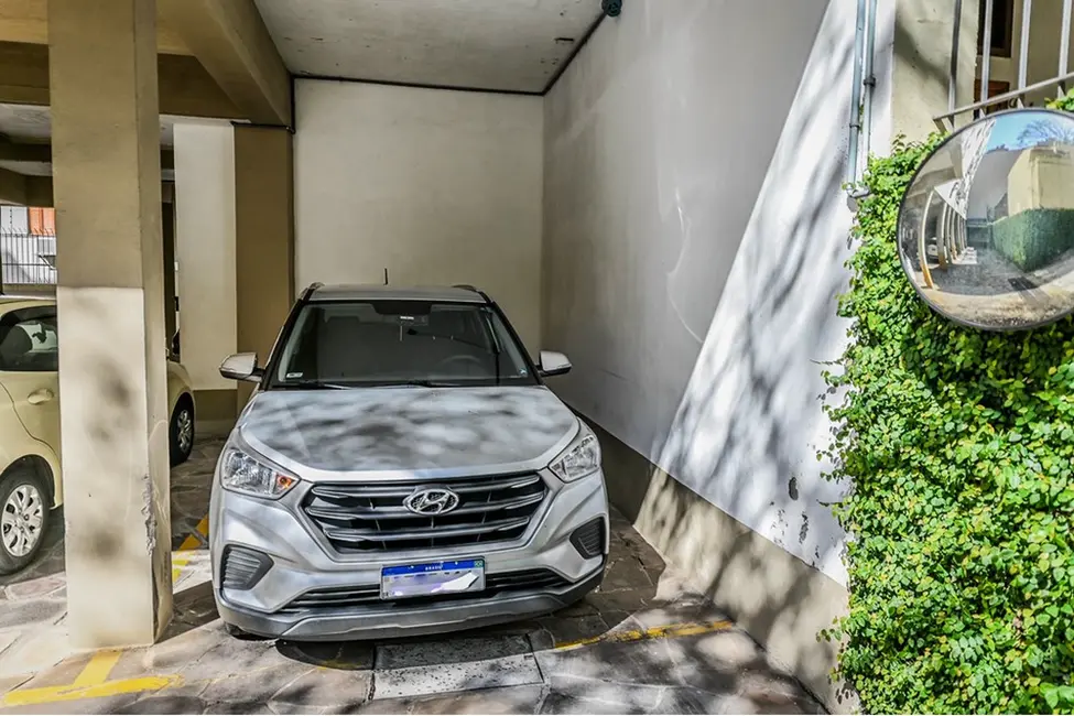 Apartamento com 2 quartos à venda, 77m2 em Rio Branco, Porto Alegre - RS - imagem 9 Foto 9 de Apartamento com 2 quartos à venda, 77m2 em Rio Branco, Porto Alegre - RS