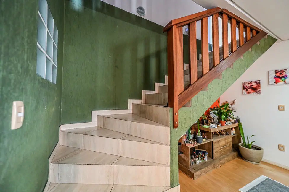 Foto 9 de Casa com 3 quartos à venda, 150m2 em Jardim Itu, Porto Alegre - RS