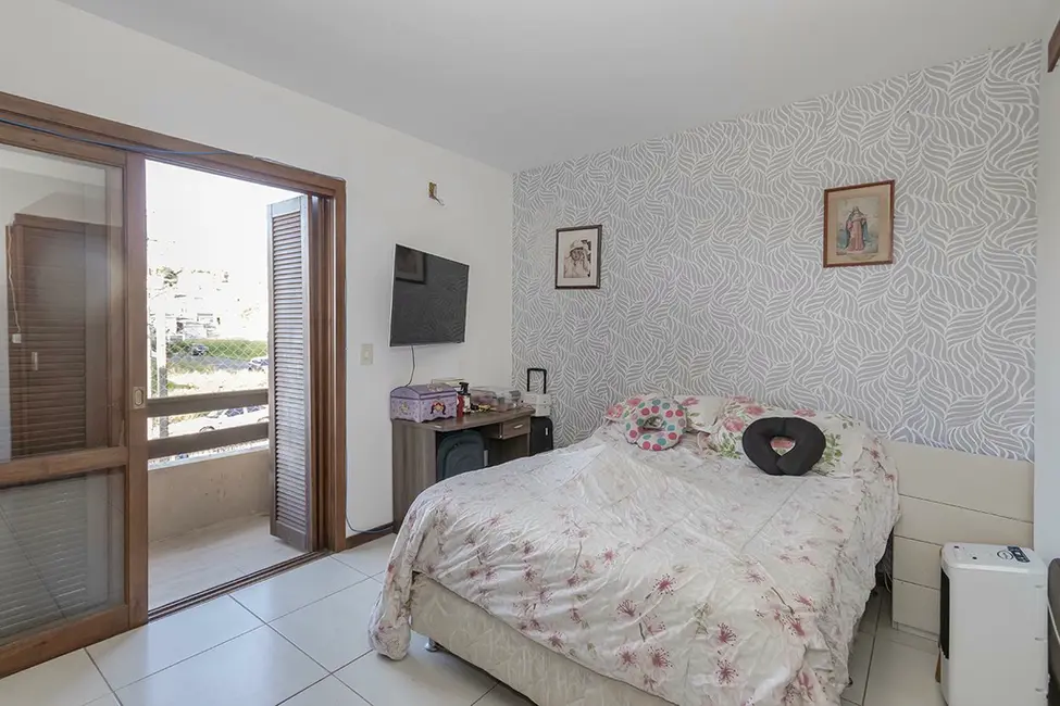 Foto 9 de Casa com 3 quartos à venda, 92m2 em Guarujá, Porto Alegre - RS