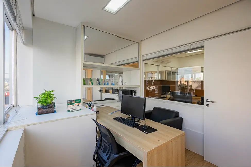Foto 7 de Sala Comercial à venda, 64m2 em Chácara das Pedras, Porto Alegre - RS