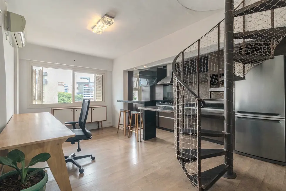 Foto 2 de Apartamento com 1 quarto à venda, 120m2 em Rio Branco, Porto Alegre - RS