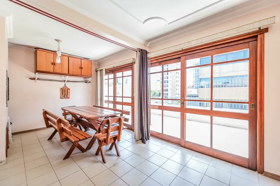 Foto 5 de Apartamento com 3 quartos à venda, 211m2 em Passo da Areia, Porto Alegre - RS