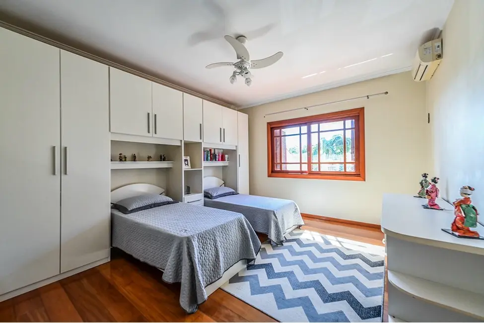 Foto 2 de Casa de Condomínio com 3 quartos à venda, 452m2 em Nonoai, Porto Alegre - RS