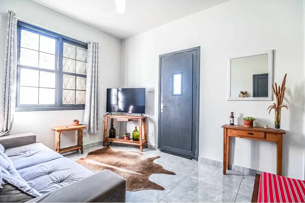 Casa com 3 quartos à venda, 150m2 em Santa Tereza, Porto Alegre - RS - imagem 4 Foto 4 de Casa com 3 quartos à venda, 150m2 em Santa Tereza, Porto Alegre - RS