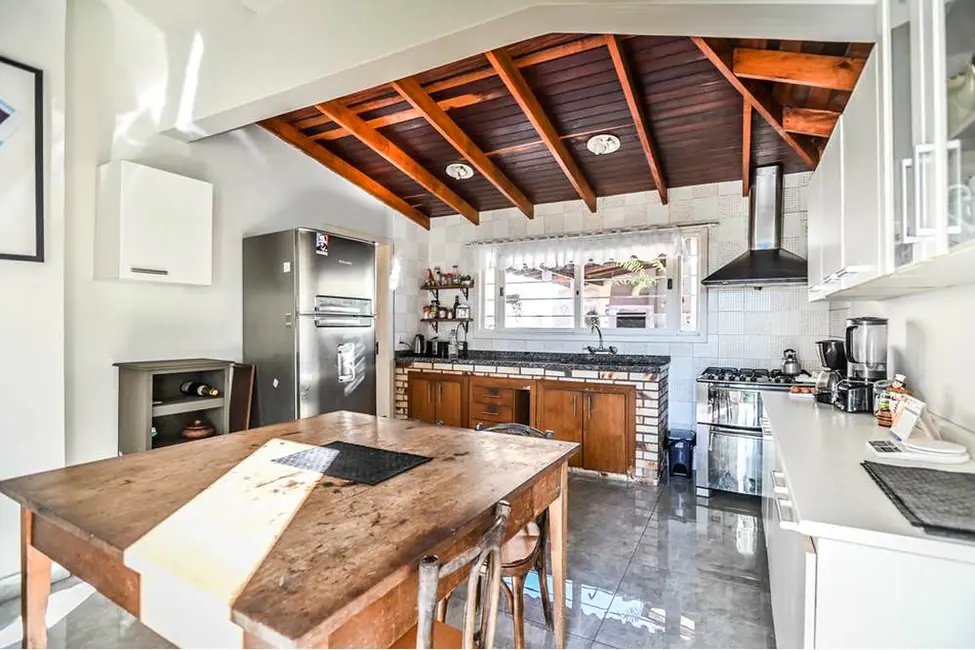 Casa com 3 quartos à venda, 150m2 em Santa Tereza, Porto Alegre - RS - imagem 3 Foto 3 de Casa com 3 quartos à venda, 150m2 em Santa Tereza, Porto Alegre - RS