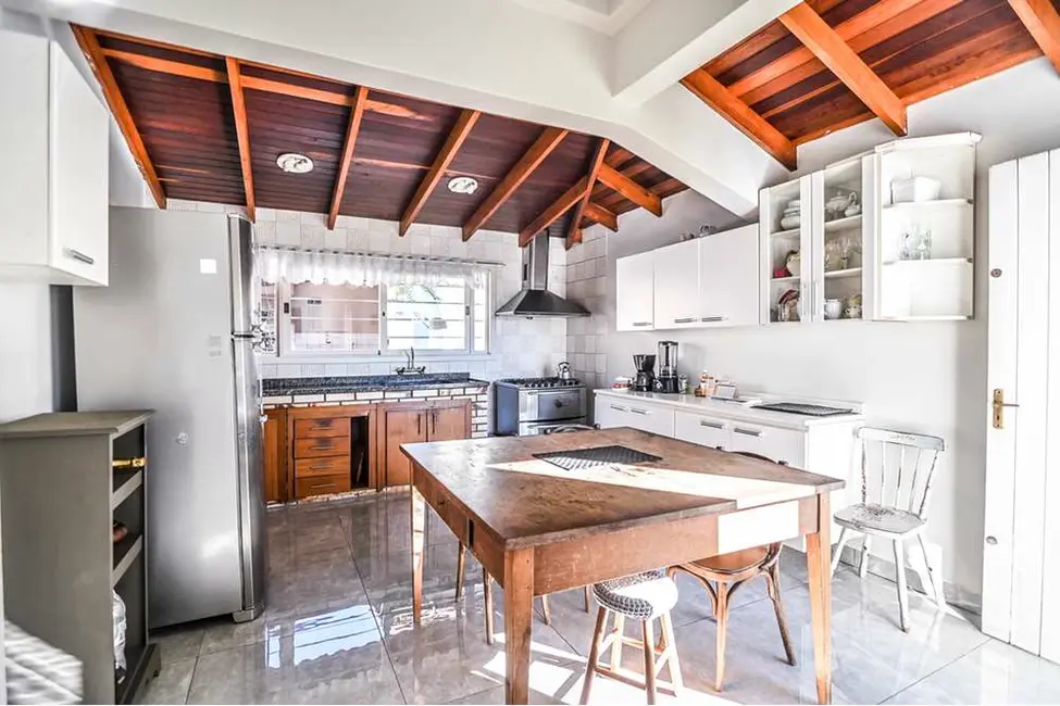 Casa com 3 quartos à venda, 150m2 em Santa Tereza, Porto Alegre - RS - imagem 5 Foto 5 de Casa com 3 quartos à venda, 150m2 em Santa Tereza, Porto Alegre - RS