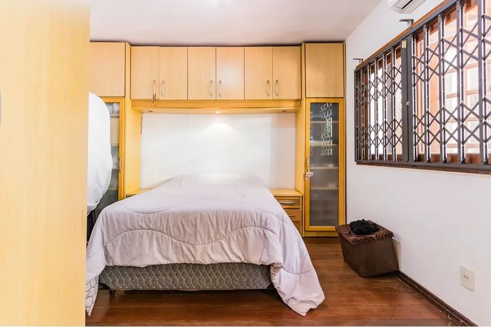 Foto 9 de Casa com 3 quartos à venda, 181m2 em Medianeira, Porto Alegre - RS