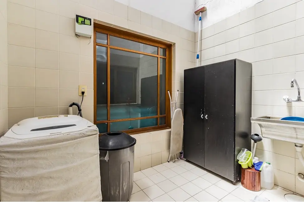 Foto 2 de Casa com 3 quartos à venda, 181m2 em Medianeira, Porto Alegre - RS