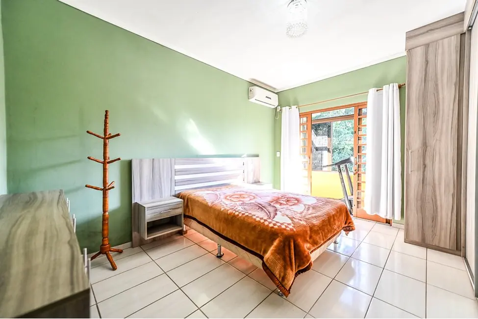 Foto 9 de Casa com 2 quartos à venda, 220m2 em Agronomia, Porto Alegre - RS