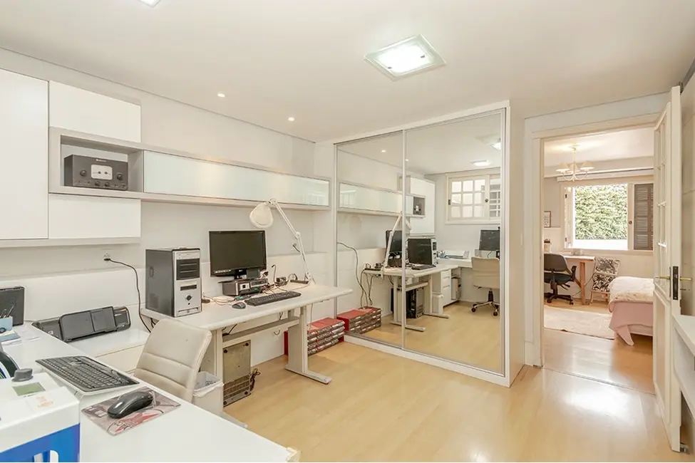 Foto 6 de Casa com 3 quartos à venda, 349m2 em Chácara das Pedras, Porto Alegre - RS