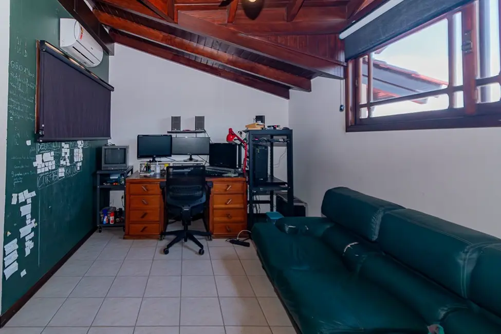 Foto 8 de Casa com 4 quartos à venda, 307m2 em Chácara das Pedras, Porto Alegre - RS