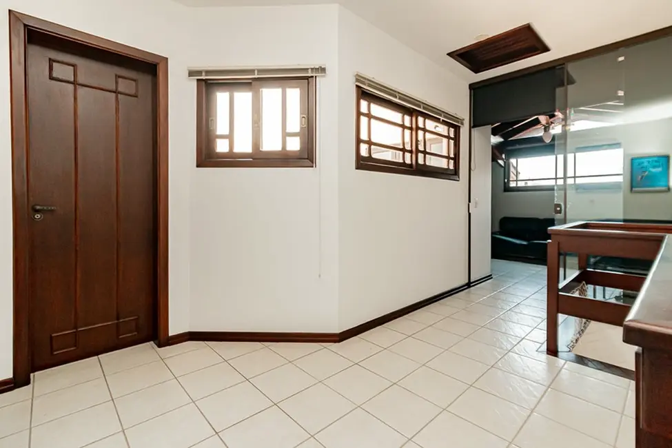 Foto 7 de Casa com 4 quartos à venda, 307m2 em Chácara das Pedras, Porto Alegre - RS