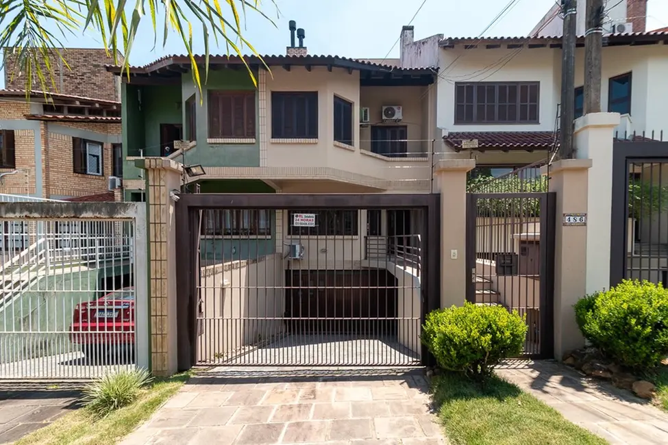 Foto 1 de Casa com 4 quartos à venda, 307m2 em Chácara das Pedras, Porto Alegre - RS