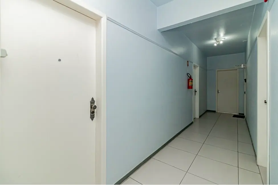 Foto 8 de Sala Comercial à venda, 34m2 em Centro Histórico, Porto Alegre - RS