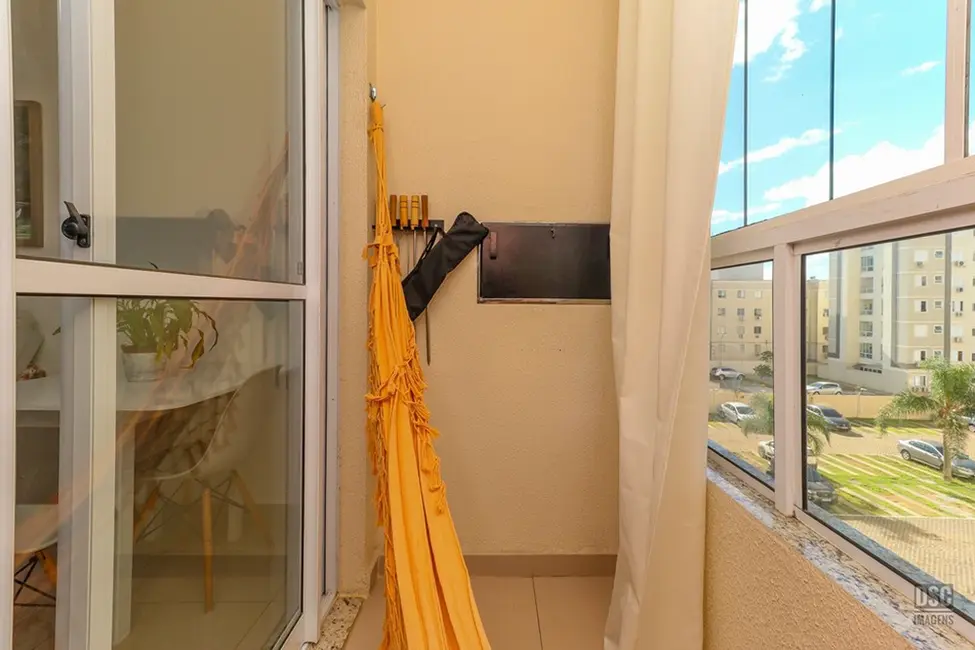 Foto 2 de Apartamento com 2 quartos à venda, 48m2 em Costa e Silva, Porto Alegre - RS