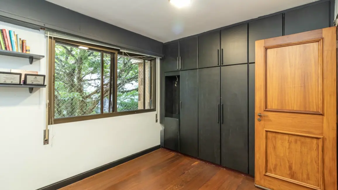 Foto 4 de Apartamento com 3 quartos à venda, 259m2 em Moinhos de Vento, Porto Alegre - RS