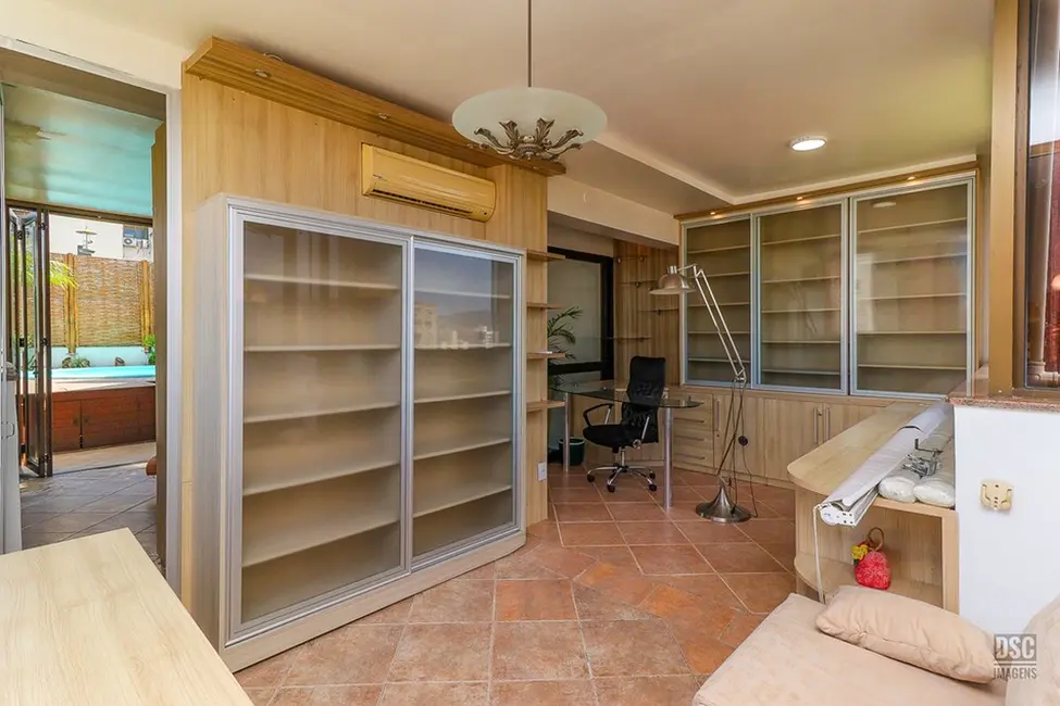 Foto 9 de Apartamento com 3 quartos à venda, 185m2 em Petrópolis, Porto Alegre - RS