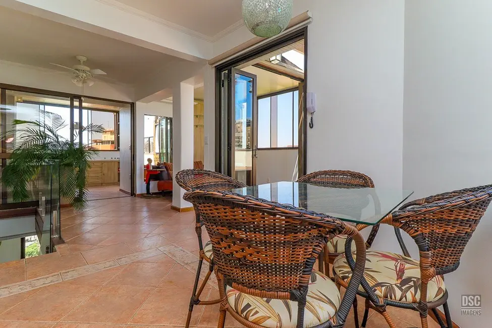 Foto 5 de Apartamento com 3 quartos à venda, 185m2 em Petrópolis, Porto Alegre - RS