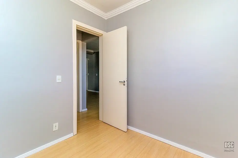 Foto 2 de Apartamento com 3 quartos à venda, 69m2 em Jardim Itu, Porto Alegre - RS