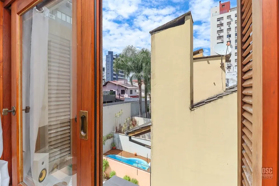 Foto 8 de Apartamento com 2 quartos à venda, 79m2 em Jardim Itu Sabará, Porto Alegre - RS