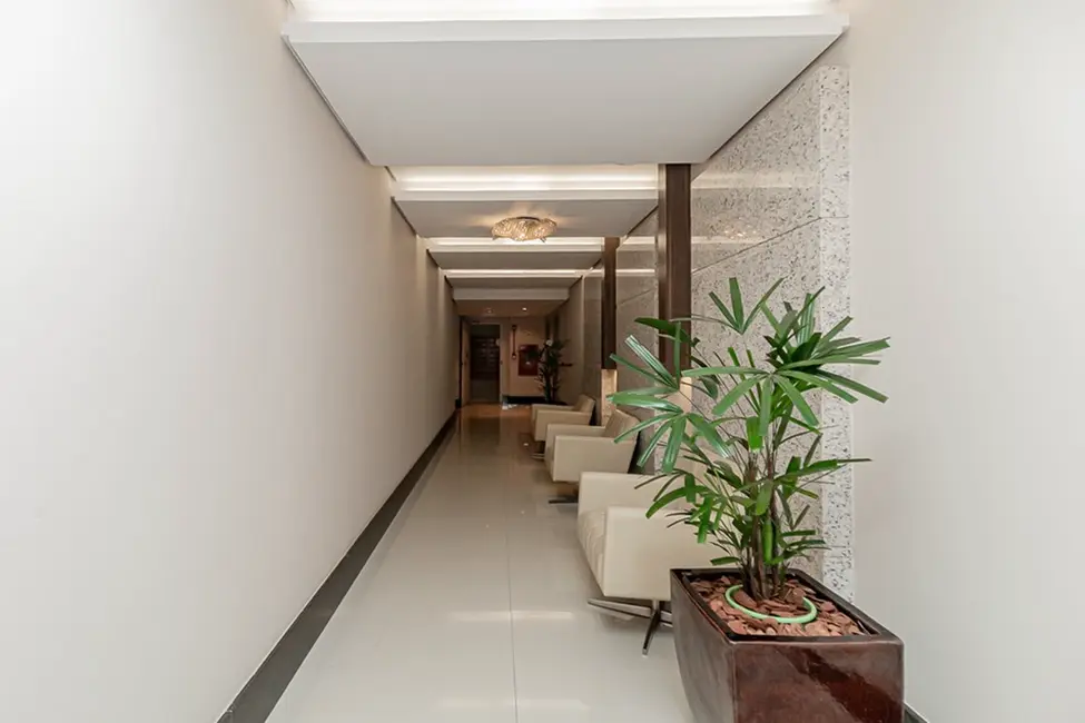 Apartamento com 3 quartos à venda, 85m2 em Passo da Areia, Porto Alegre - RS - imagem 4 Foto 4 de Apartamento com 3 quartos à venda, 85m2 em Passo da Areia, Porto Alegre - RS