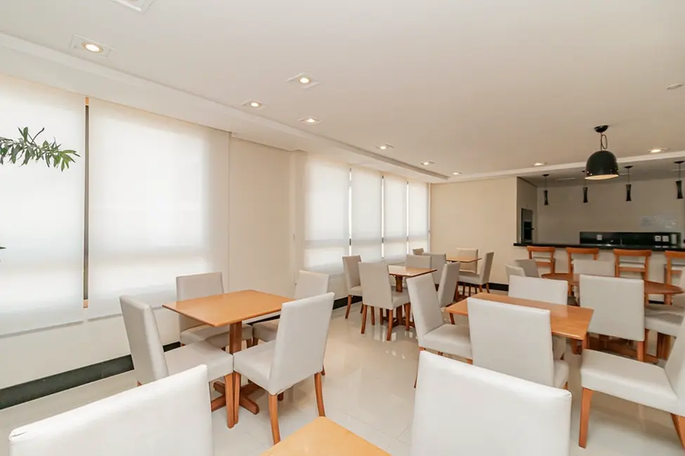 Apartamento com 3 quartos à venda, 85m2 em Passo da Areia, Porto Alegre - RS - imagem 9 Foto 9 de Apartamento com 3 quartos à venda, 85m2 em Passo da Areia, Porto Alegre - RS