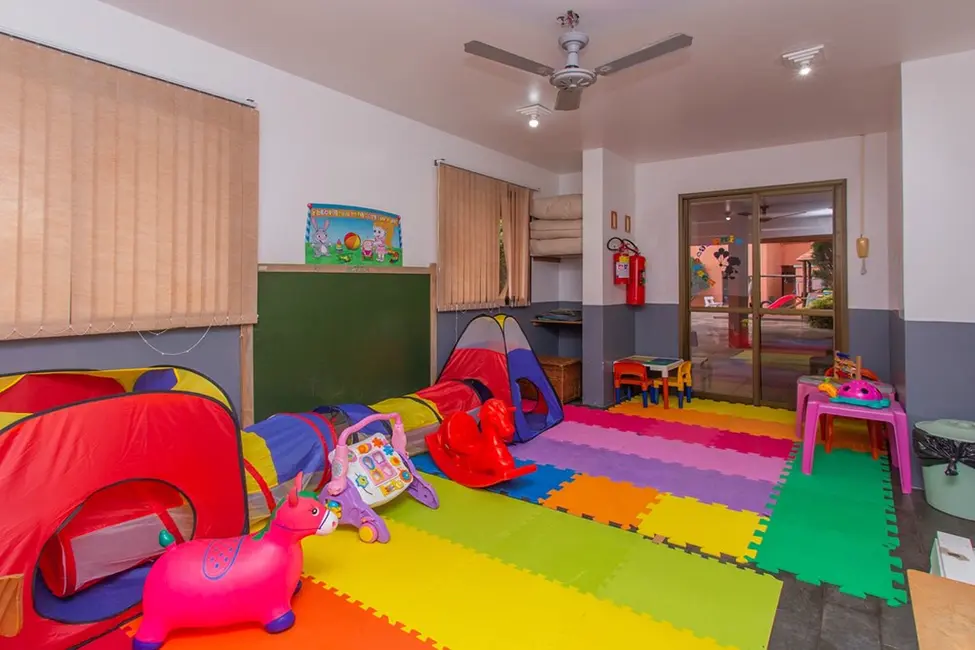 Foto 2 de Apartamento com 3 quartos à venda, 67m2 em Jardim Carvalho, Porto Alegre - RS