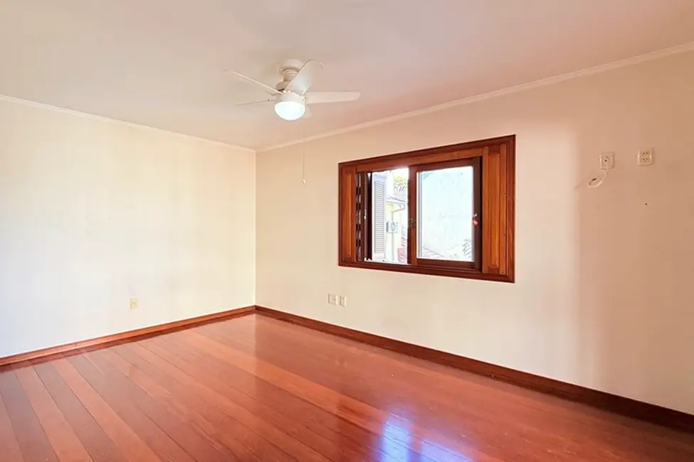 Foto 6 de Casa com 3 quartos à venda, 381m2 em Porto Alegre - RS