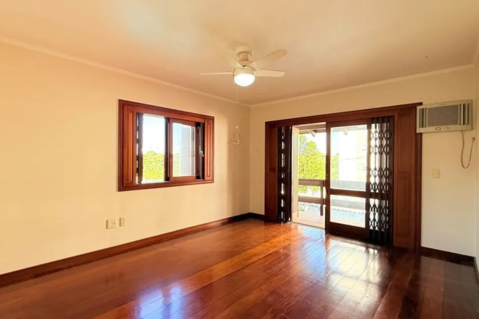 Foto 5 de Casa com 3 quartos à venda, 381m2 em Porto Alegre - RS
