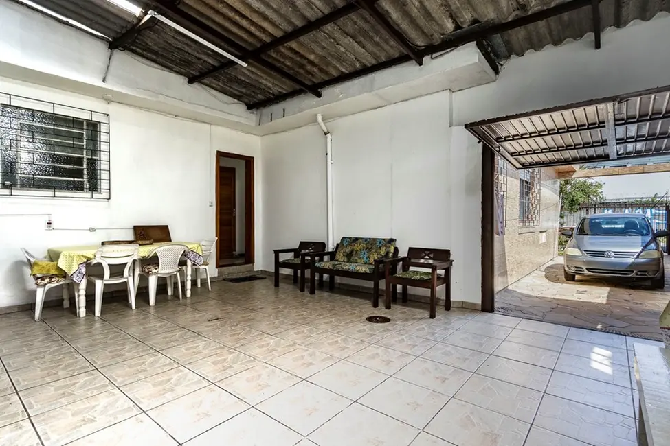 Foto 2 de Casa com 3 quartos à venda, 160m2 em Santa Maria Goretti, Porto Alegre - RS