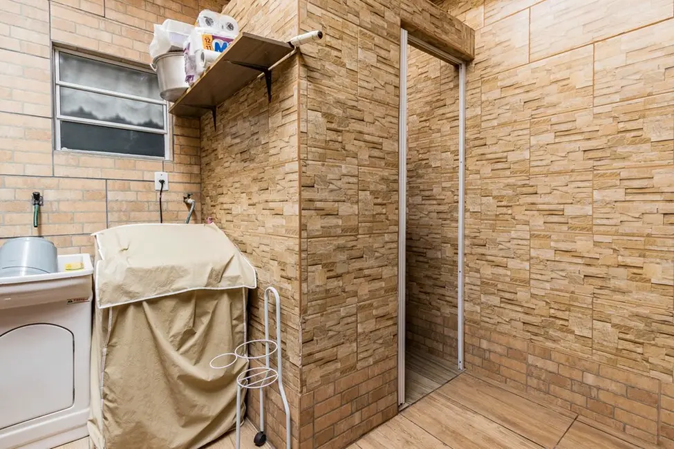 Foto 3 de Casa com 3 quartos à venda, 160m2 em Santa Maria Goretti, Porto Alegre - RS