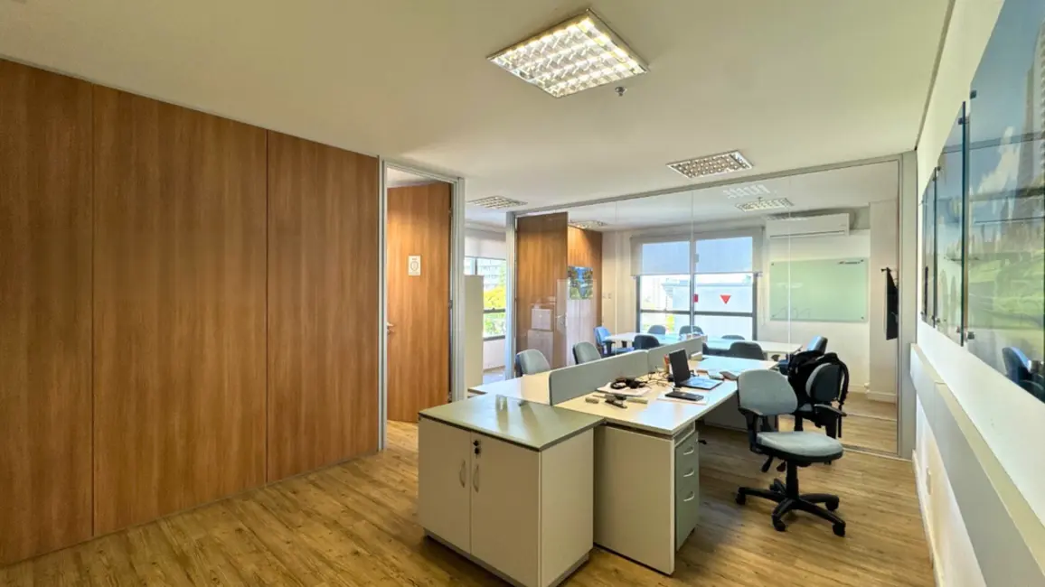 Foto 1 de Sala Comercial à venda, 58m2 em Três Figueiras, Porto Alegre - RS