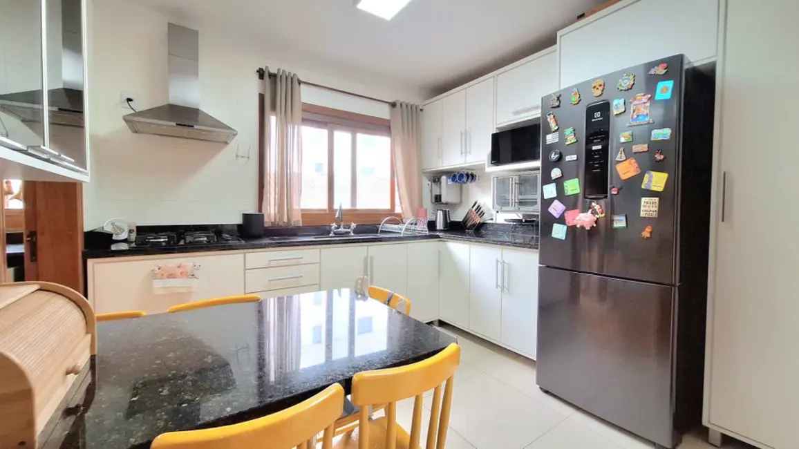 Apartamento com 3 quartos à venda, 103m2 em Rio Branco, Porto Alegre - RS - imagem 5 Foto 5 de Apartamento com 3 quartos à venda, 103m2 em Rio Branco, Porto Alegre - RS